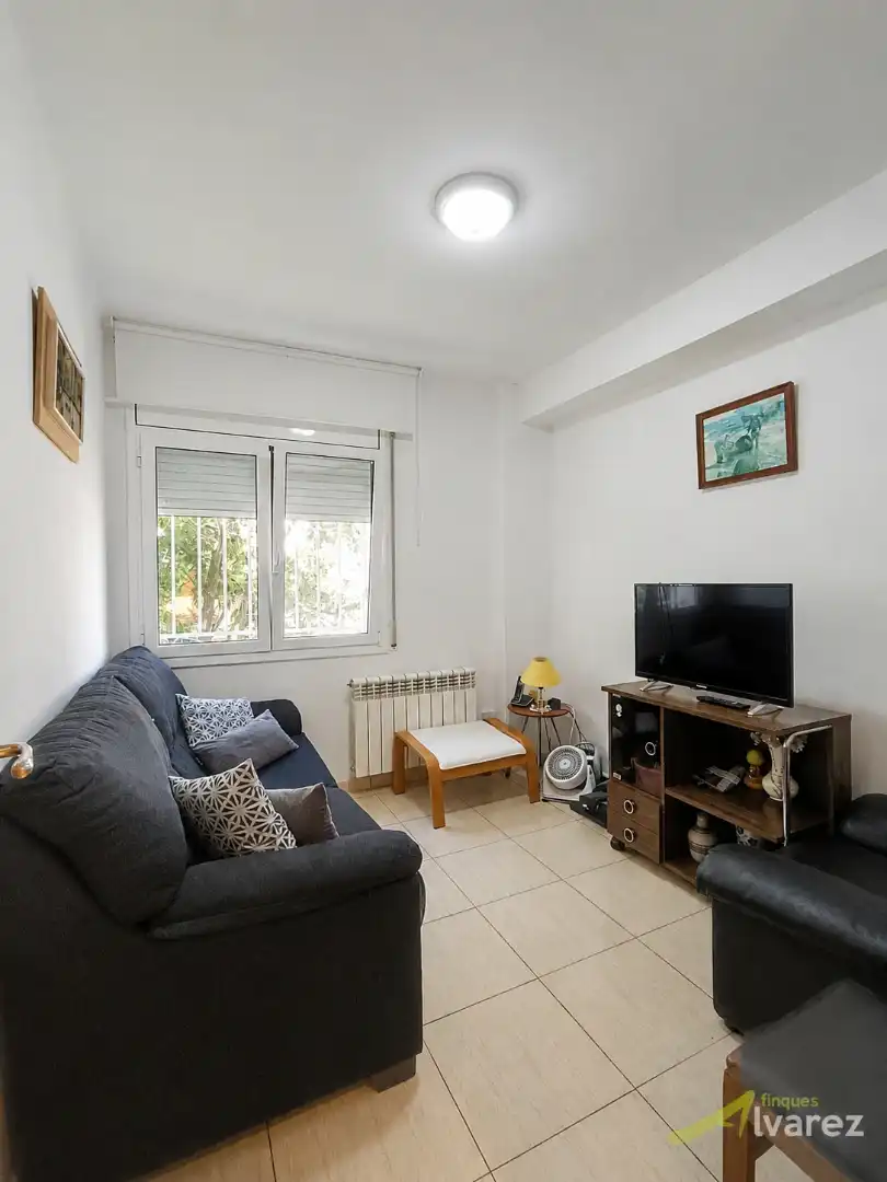 Sala d'estar de Pis en venda en Terrassa amb Calefacció, Forn i Balcó