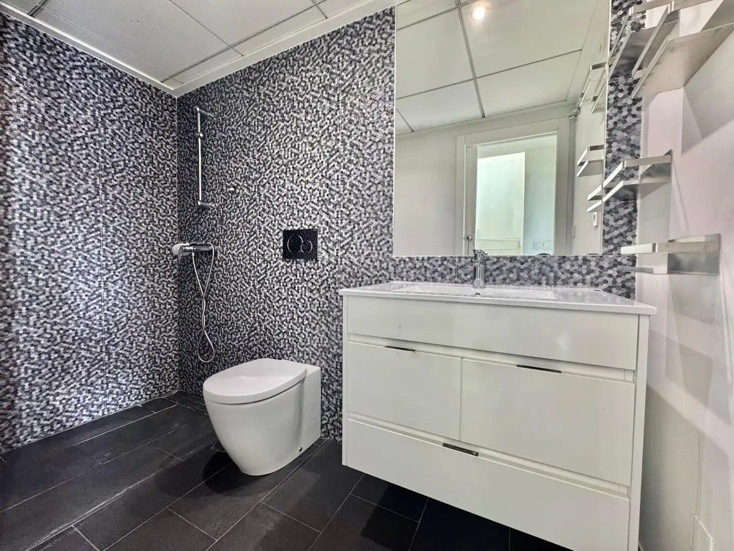 Baño de Casa adosada en venta en Torrevieja con Jardín privado, Terraza y Balcón