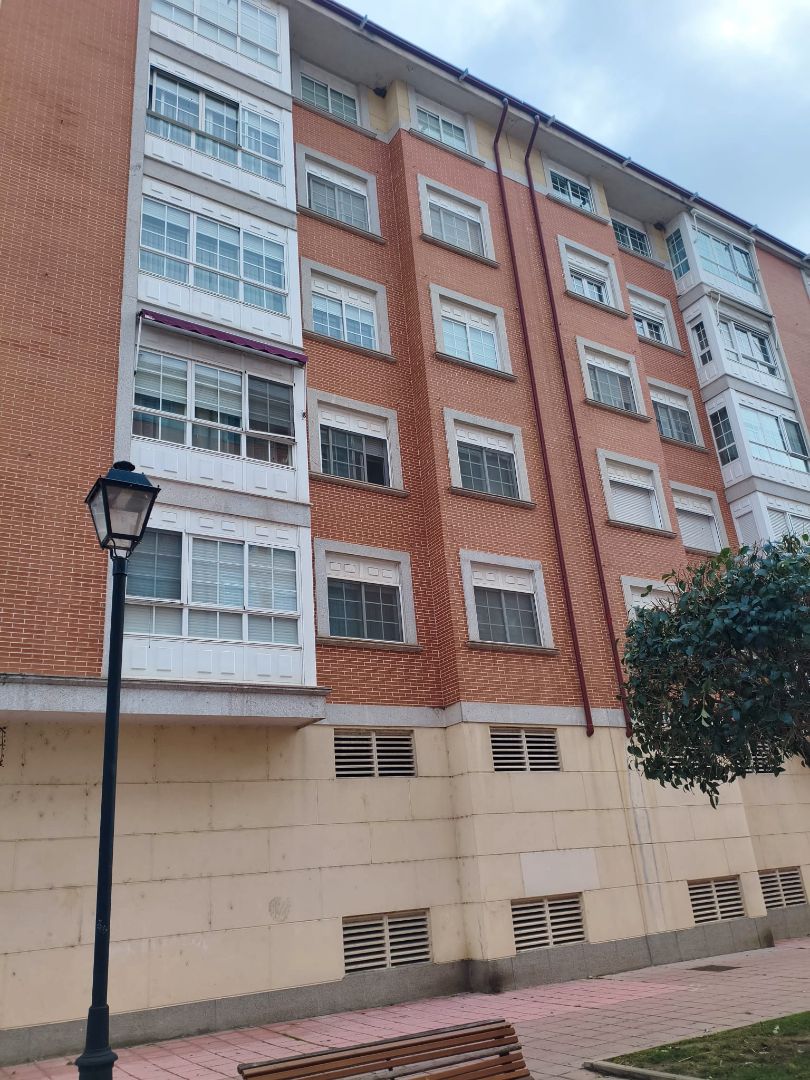 Exterior view of Flat for sale in Laguna de Duero  with Heating, Parquet flooring and Storage room