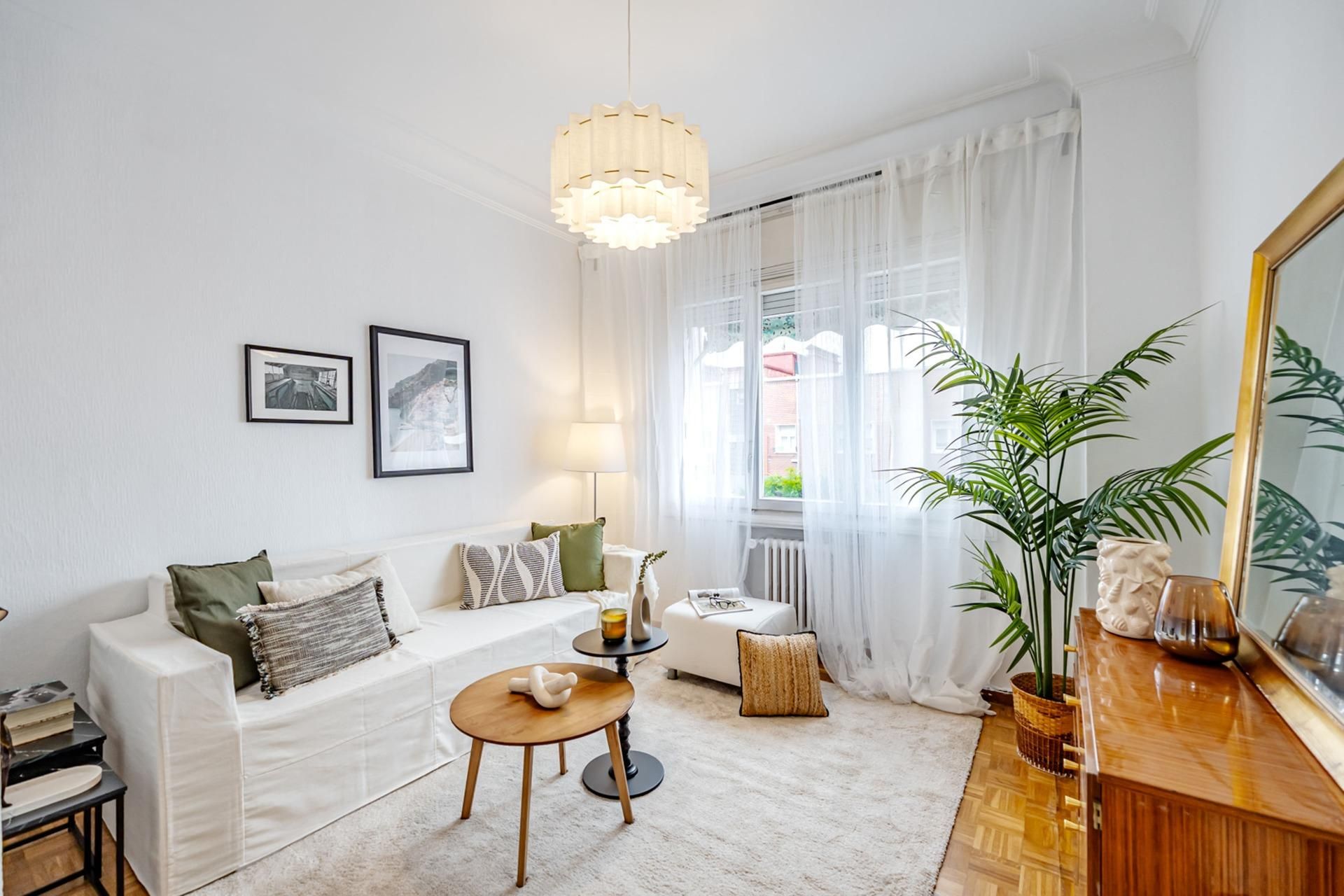 Sala de estar de Piso en venta en  Madrid Capital con Calefacción, Parquet y Trastero