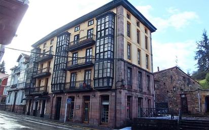 Vista exterior de Àtic en venda en Cabezón de la Sal