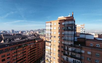 Exterior view of Flat for sale in Valladolid Capital  with Heating, Terrace and Balcony