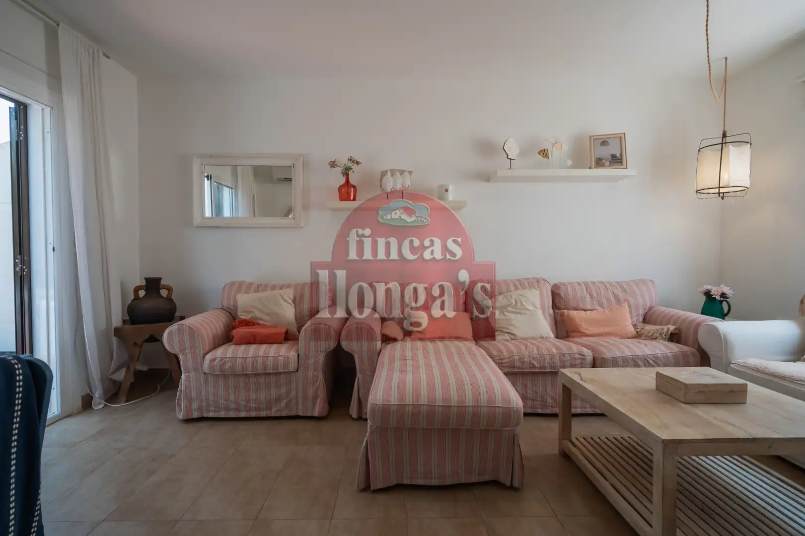 Sala d'estar de Casa adosada en venda en Ciutadella de Menorca