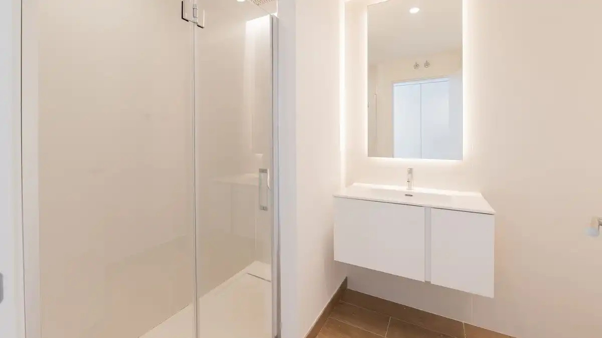Badezimmer von Einfamilien-Reihenhaus zum Verkauf in Benalmádena mit Klimaanlage, Terrasse und Abstellraum