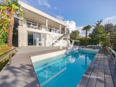 Casa con piscina en venta en Valdeaveruelo