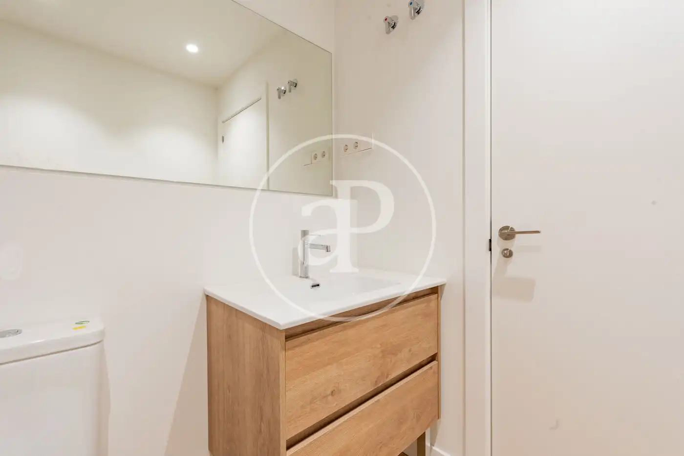 Badezimmer von Wohnung zum Verkauf in Ciudad Lineal