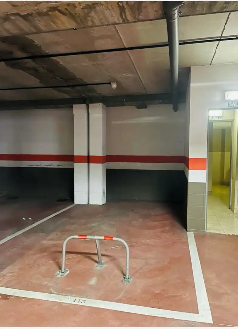 Aparcament de Garatge en venda en Gijón 