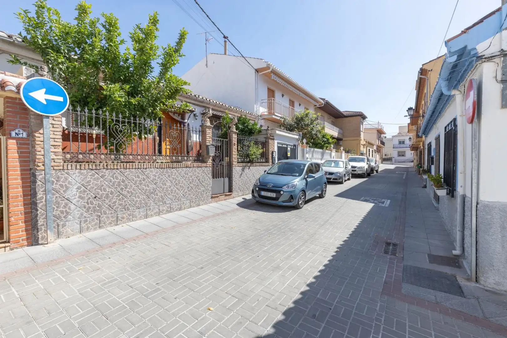 Vista exterior de Casa o xalet en venda en La Zubia amb Terrassa