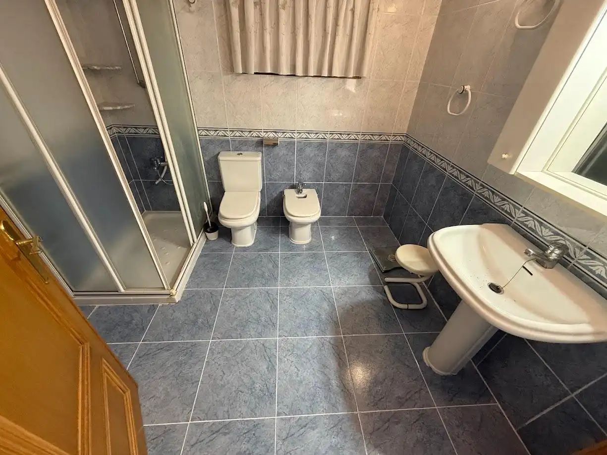Bathroom of Flat for rent in Mislata  with Furnished and Balcony