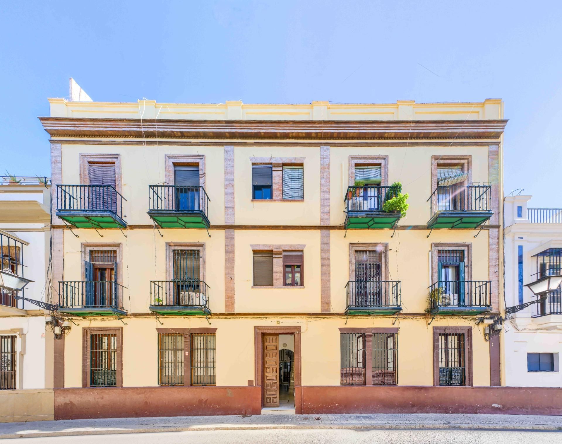 Exterior view of Flat for sale in  Sevilla Capital