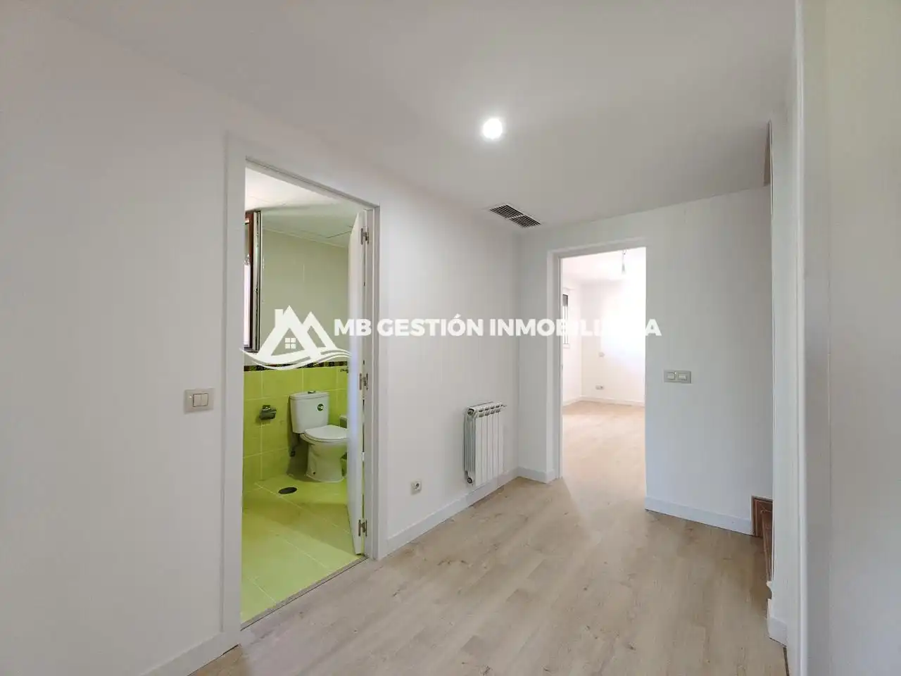 Habitación de Casa adosada en venta en Fuenlabrada con Aire acondicionado, Calefacción y Jardín privado