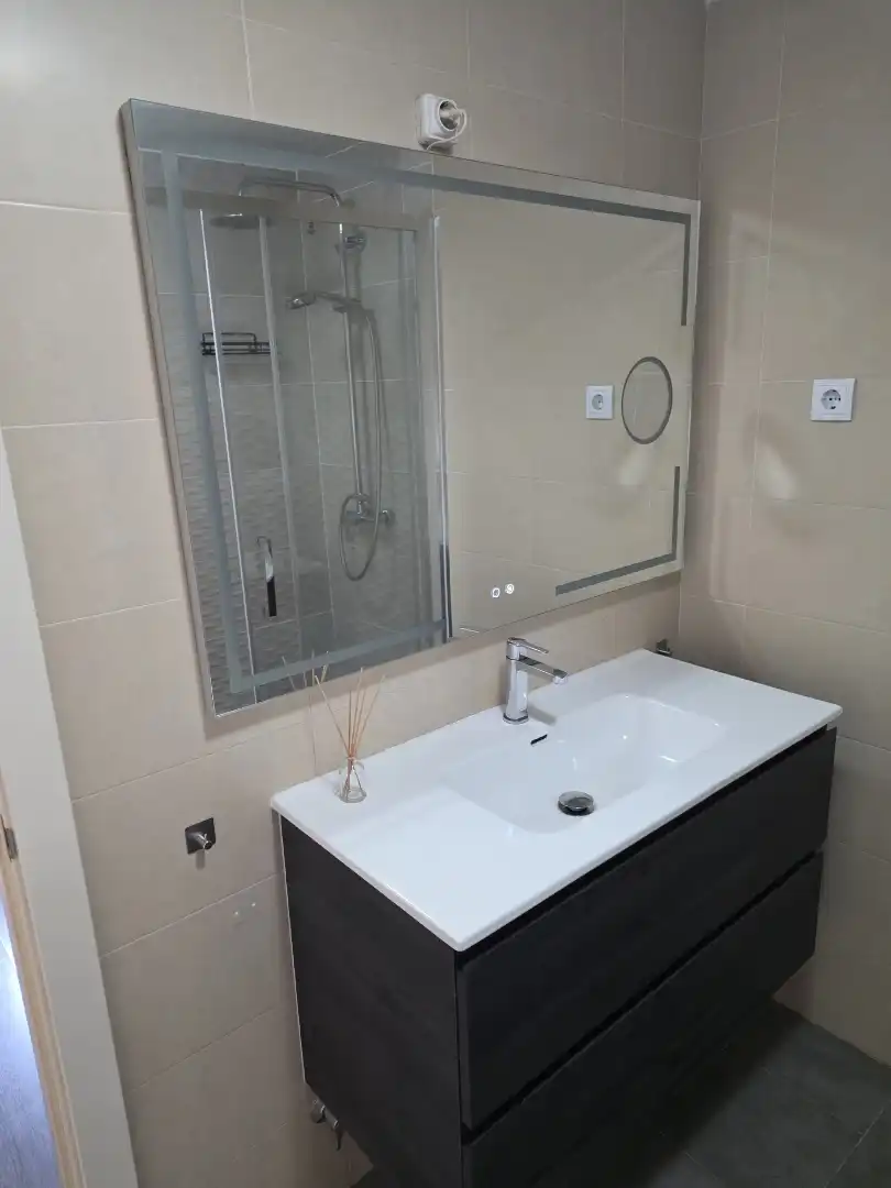 Badezimmer von Wohnung zum Verkauf in  Madrid Capital mit Klimaanlage
