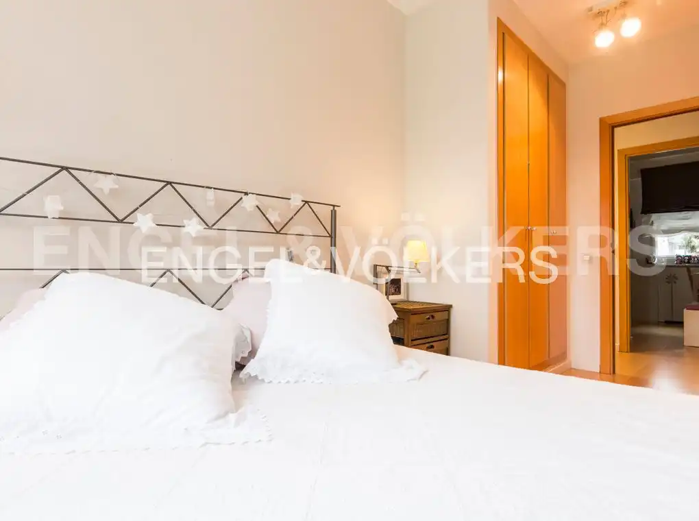 Bedroom of Houses for sale in Barcelona  with Air Conditioner, Heating and Private garden