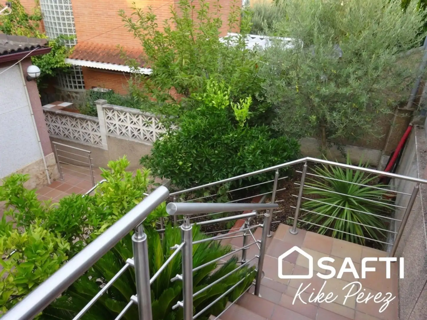 Jardí de Casa o xalet en venda en Rubí amb Terrassa, Piscina i Moblat