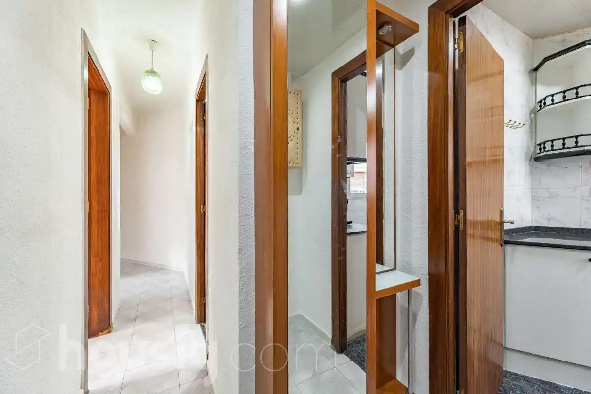 Flat for sale in Cornellà de Llobregat  with Air Conditioner