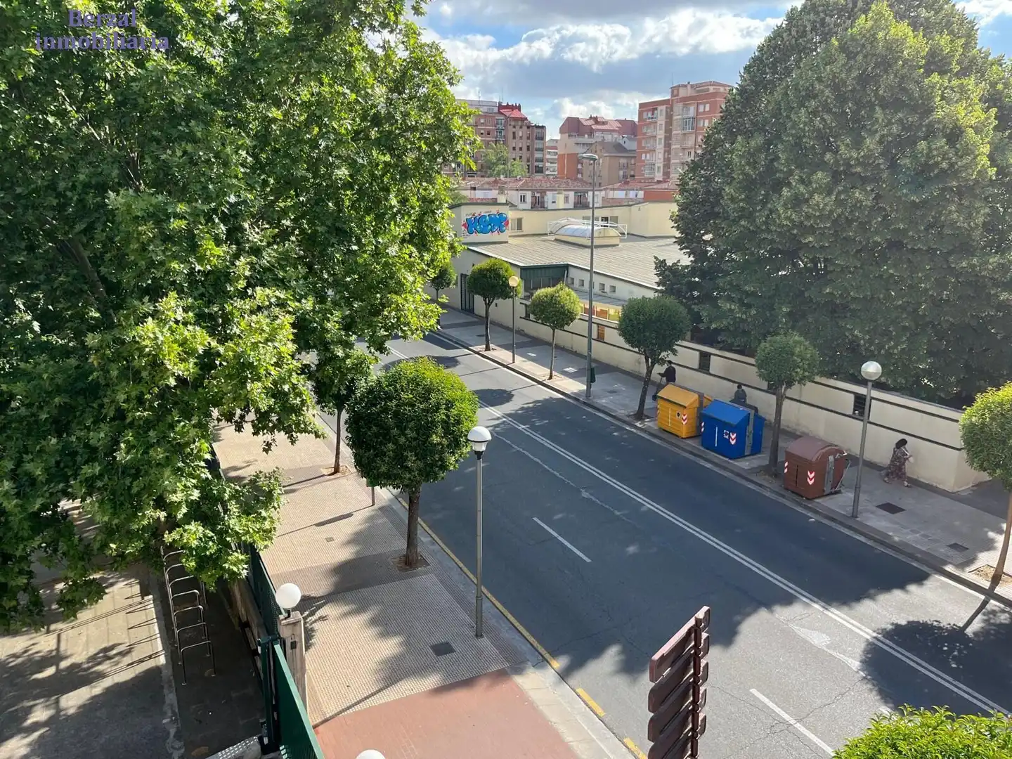 Vista exterior de Piso en venta en  Logroño con Aire acondicionado