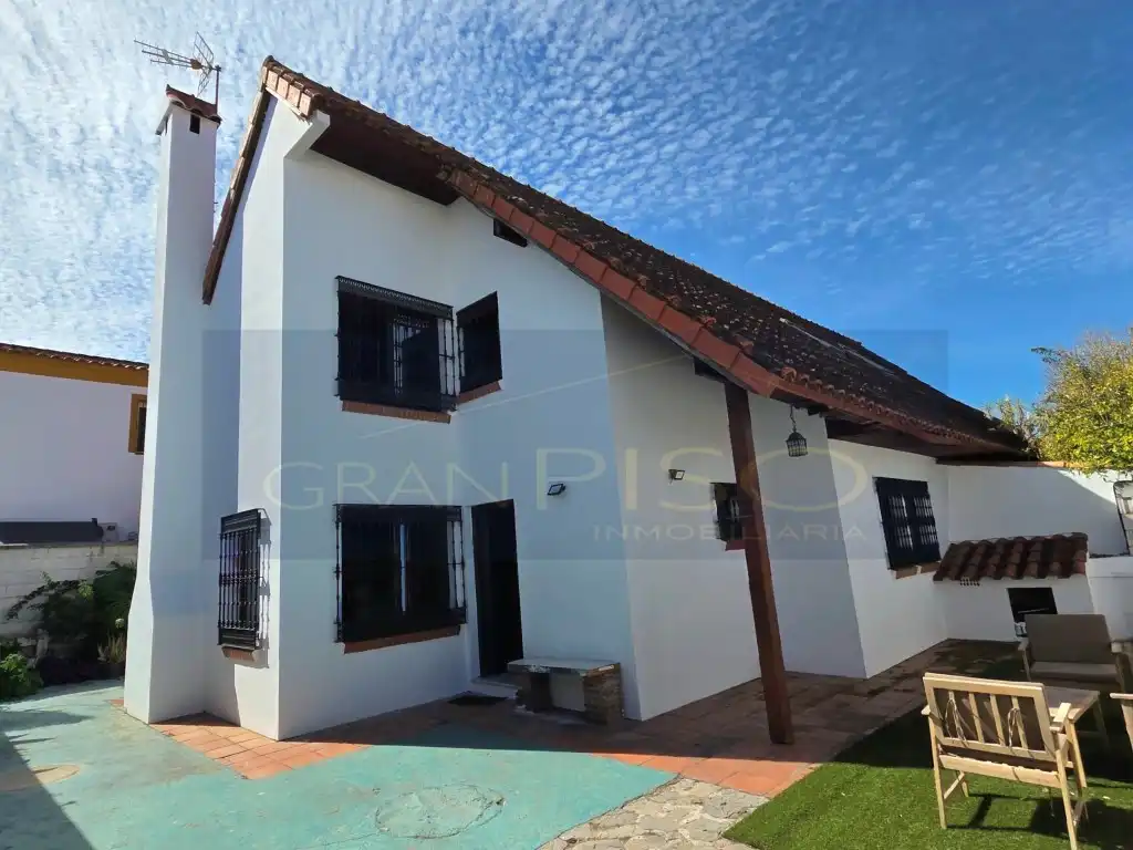 Vista exterior de Casa o chalet en venta en Castellar de la Frontera