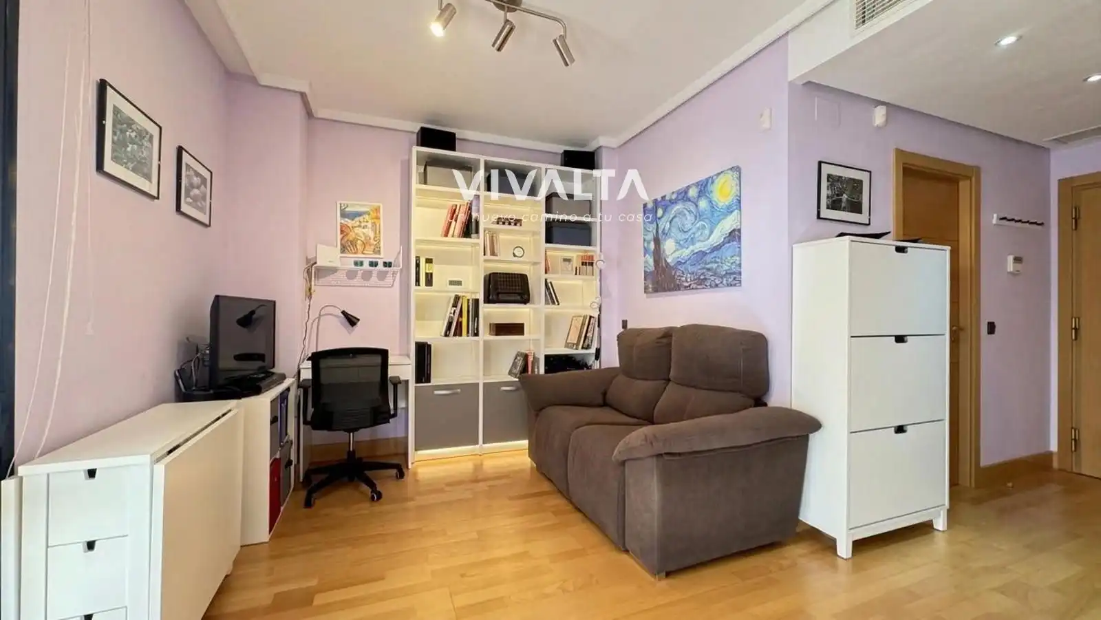 Living room of Flat for sale in Madrid  with Air Conditioner, Heating and Storage room
