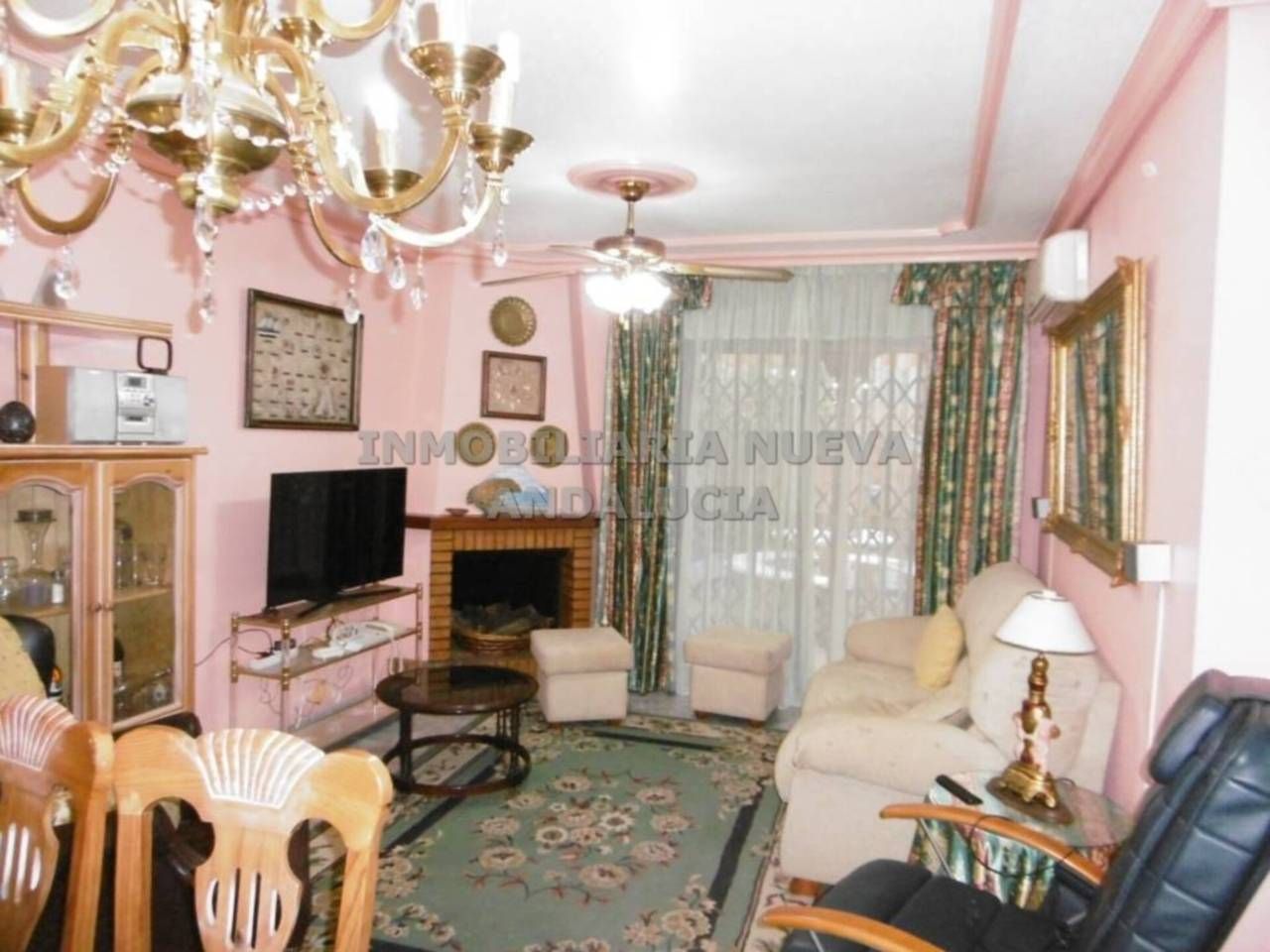 Sala d'estar de Casa o xalet de lloguer en  Almería Capital amb Aire condicionat i Moblat