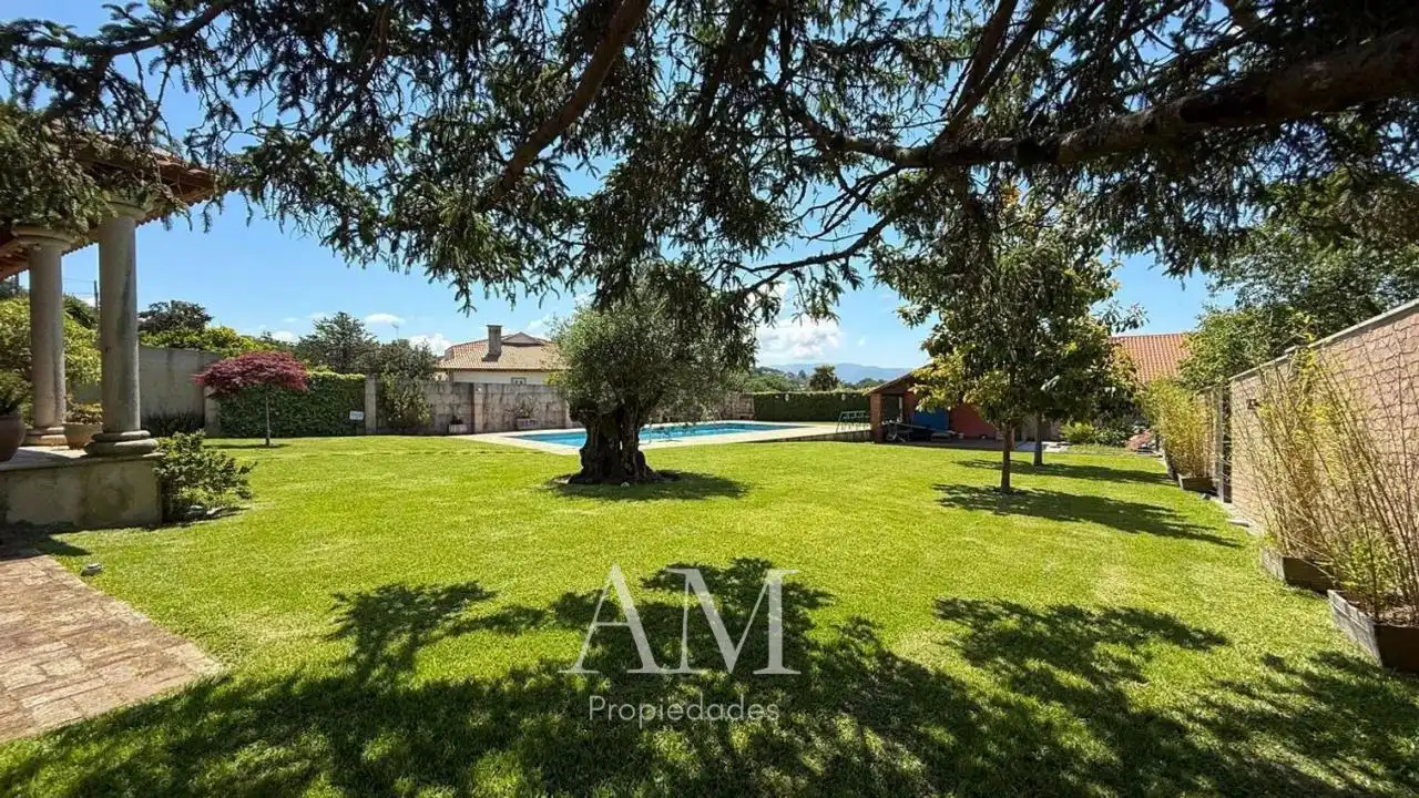 Jardí de Casa o xalet en venda en Vigo  amb Calefacció, Jardí privat i Terrassa
