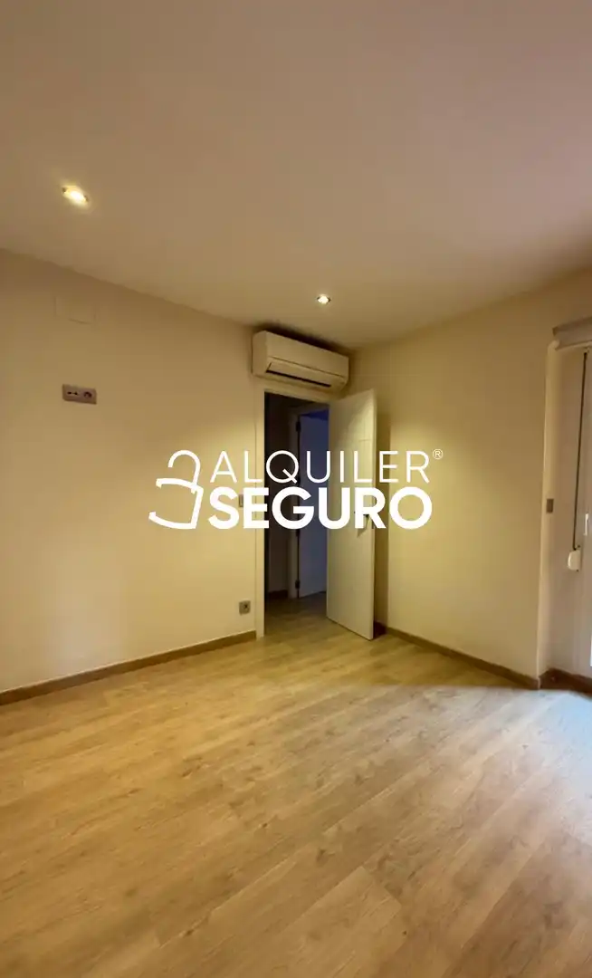 Piso de alquiler en Rio Turia, Ensanche - Río Júcar