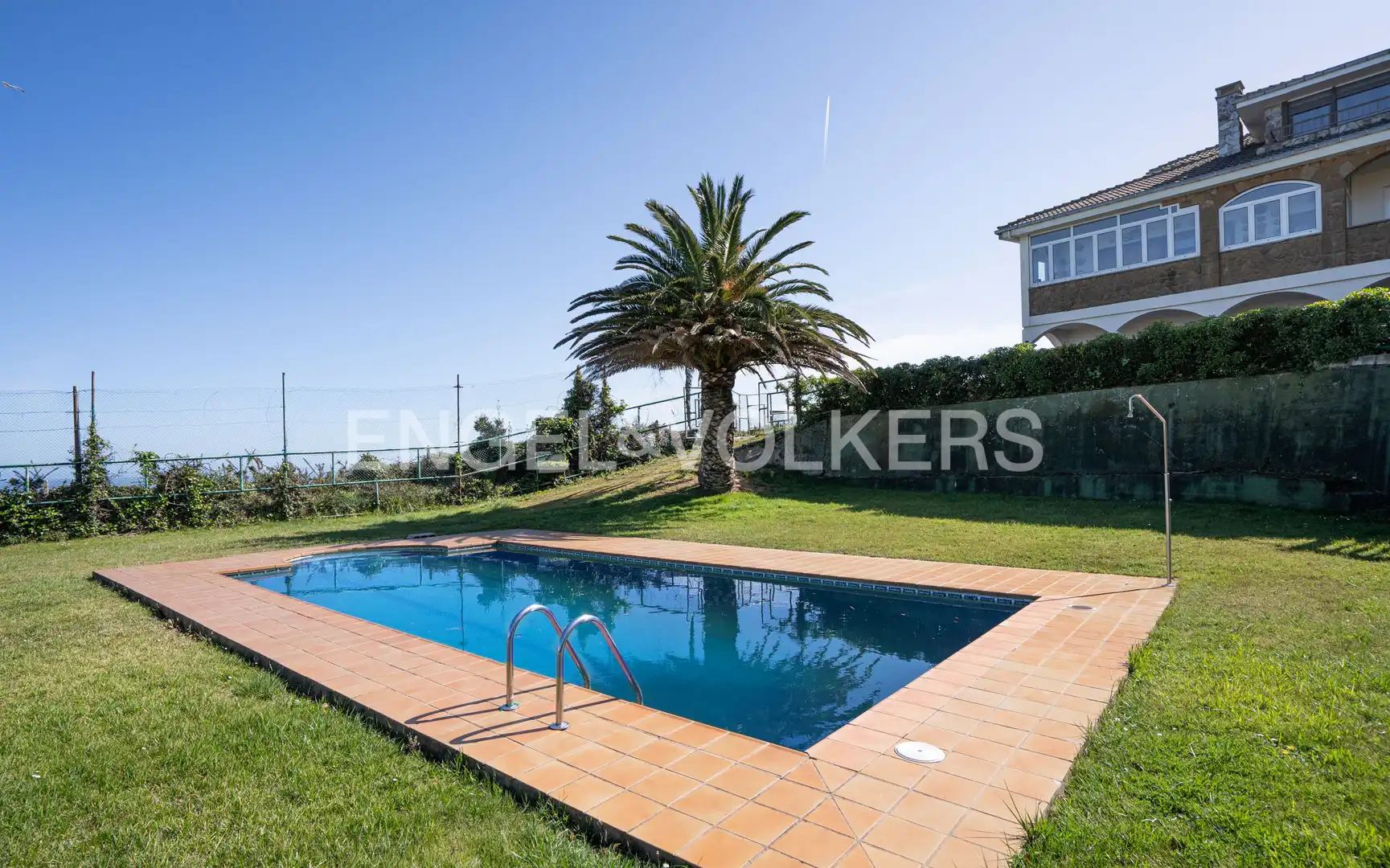 Piscina de Casa o chalet en venta en Gijón  con Calefacción, Trastero y Piscina