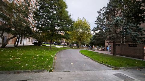 Parcela de garaje abierta en txibitena