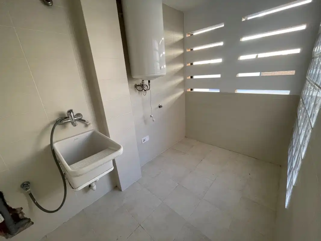 Adosado con piscina en venta en Carrer Elionor Ripoll, imagen 23