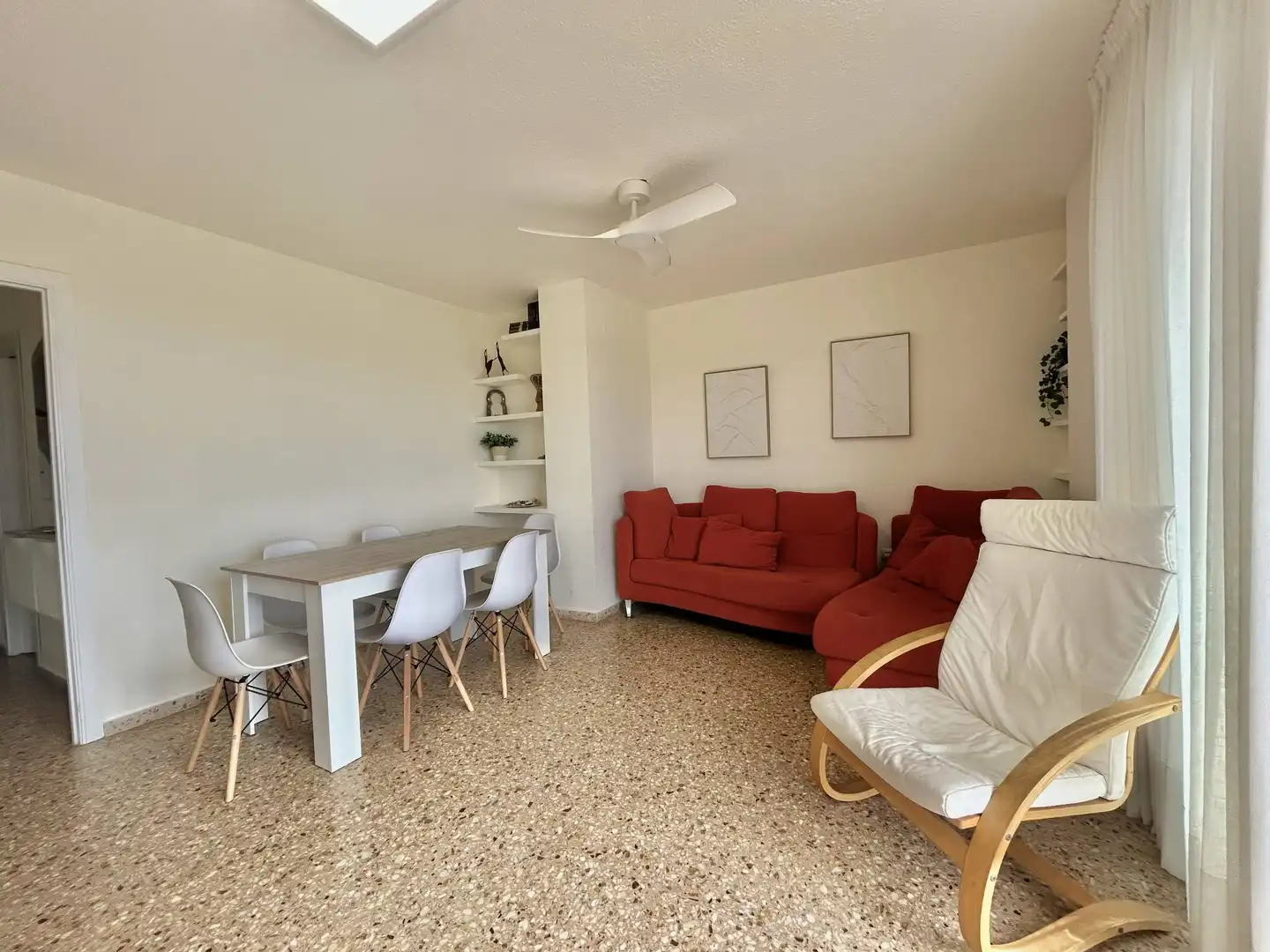 Sala d'estar de Apartament de lloguer en La Pobla de Farnals amb Moblat i Piscina comunitària