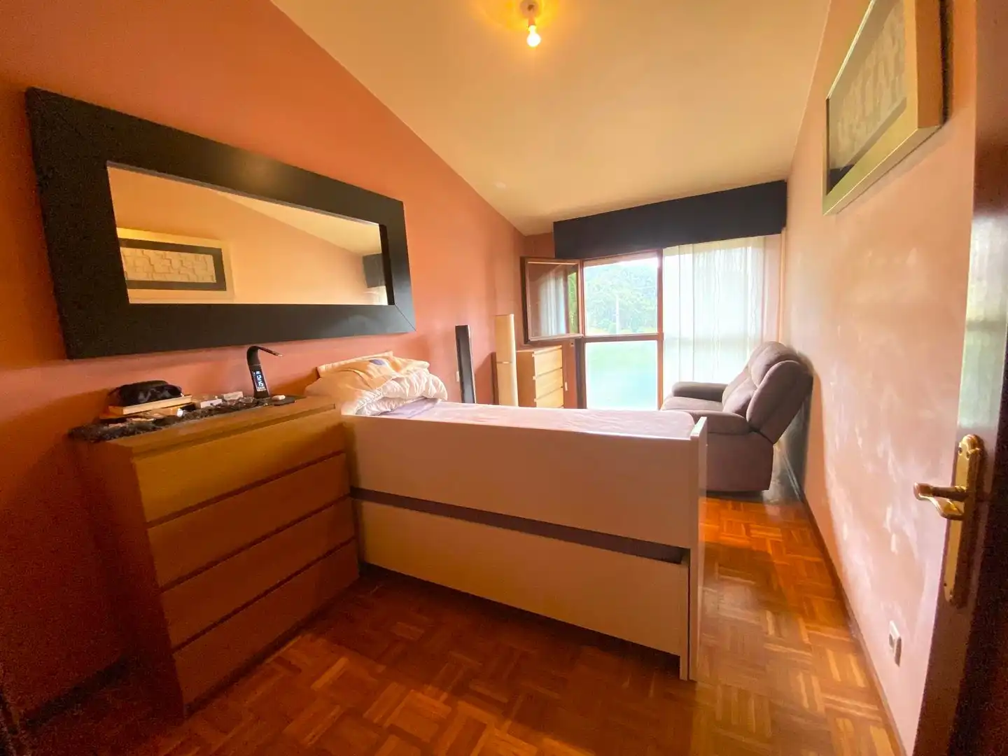 Habitación de Casa o chalet en venta en Castro-Urdiales con Calefacción y Piscina comunitaria