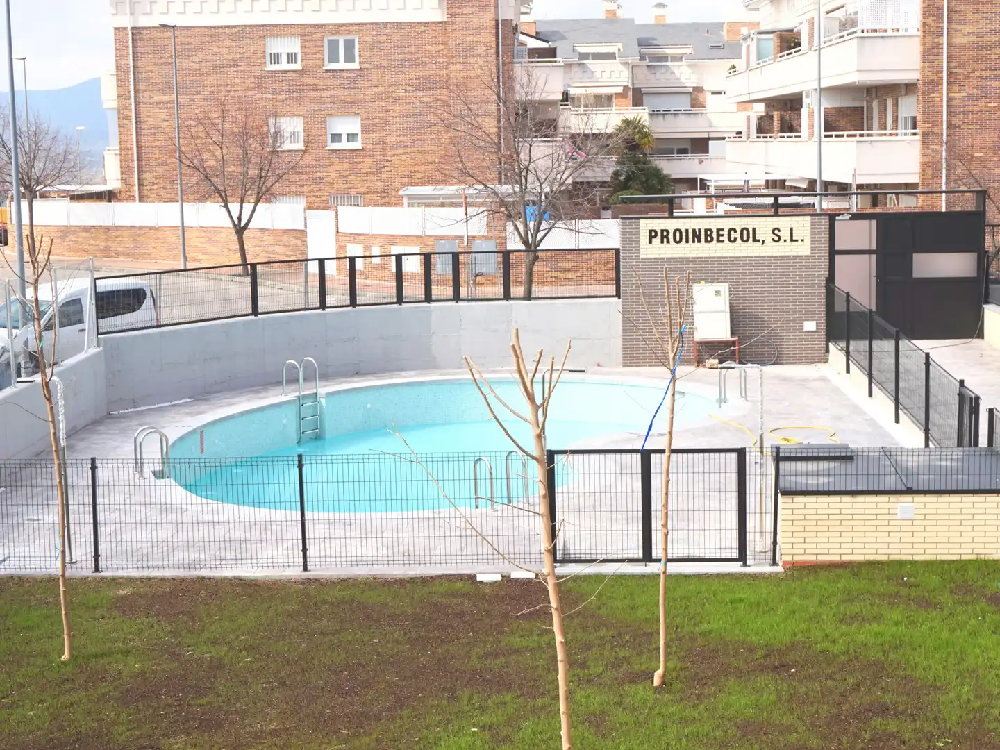Schwimmbecken von Wohnung zur Miete in Colmenar Viejo mit Terrasse, Abstellraum und Schwimmbad
