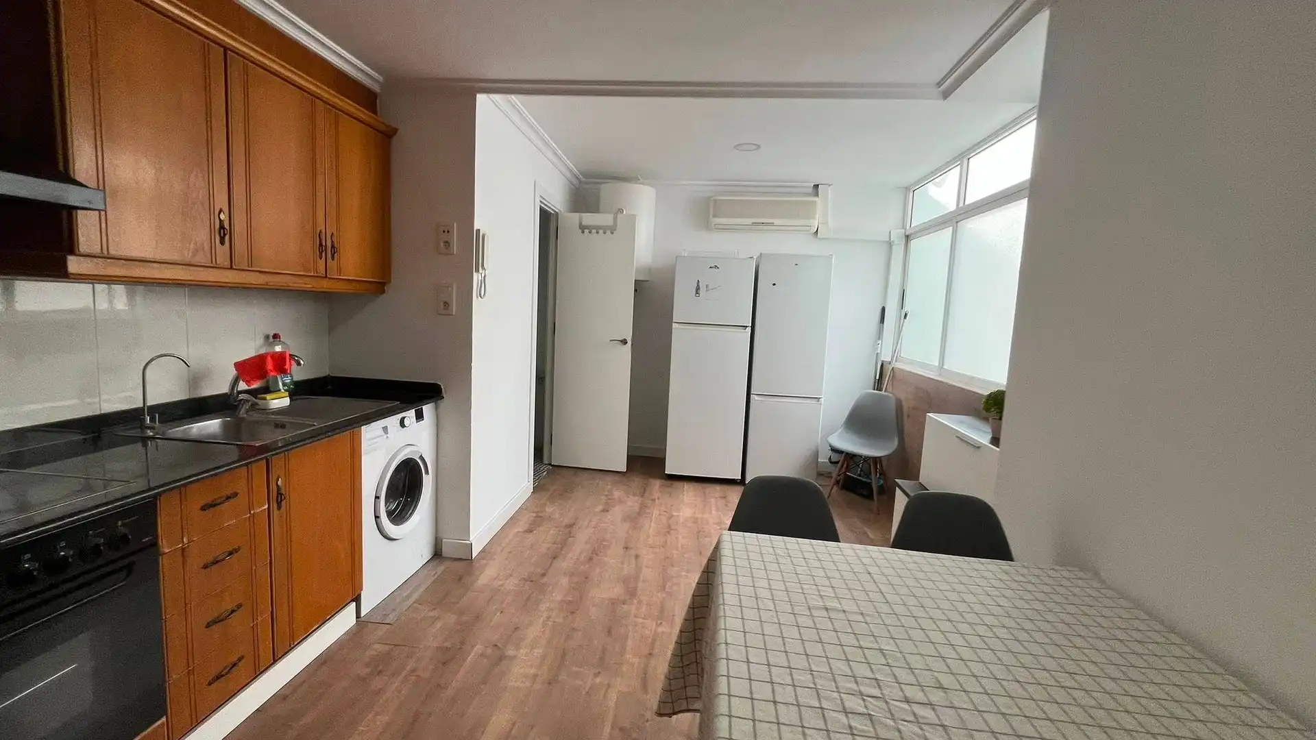 Room in Carrer Mare de Deu dels desamparats, Centro