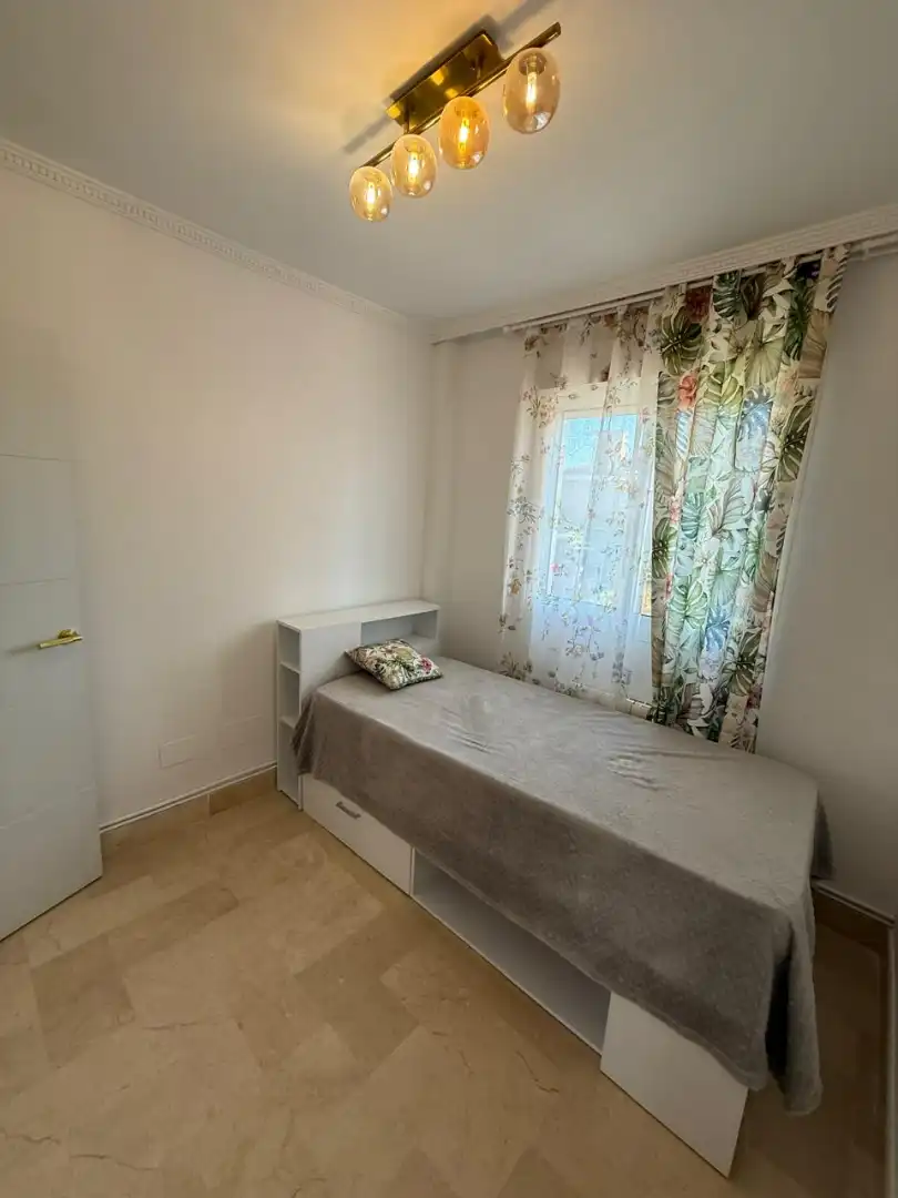 Dormitori de Casa o xalet en venda en Sant Joan d'Alacant amb Aire condicionat, Calefacció i Jardí privat