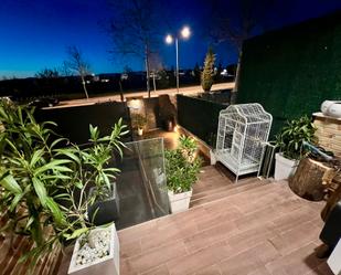 Terrassa de Casa adosada en venda en Boadilla del Monte amb Aire condicionat, Calefacció i Jardí privat
