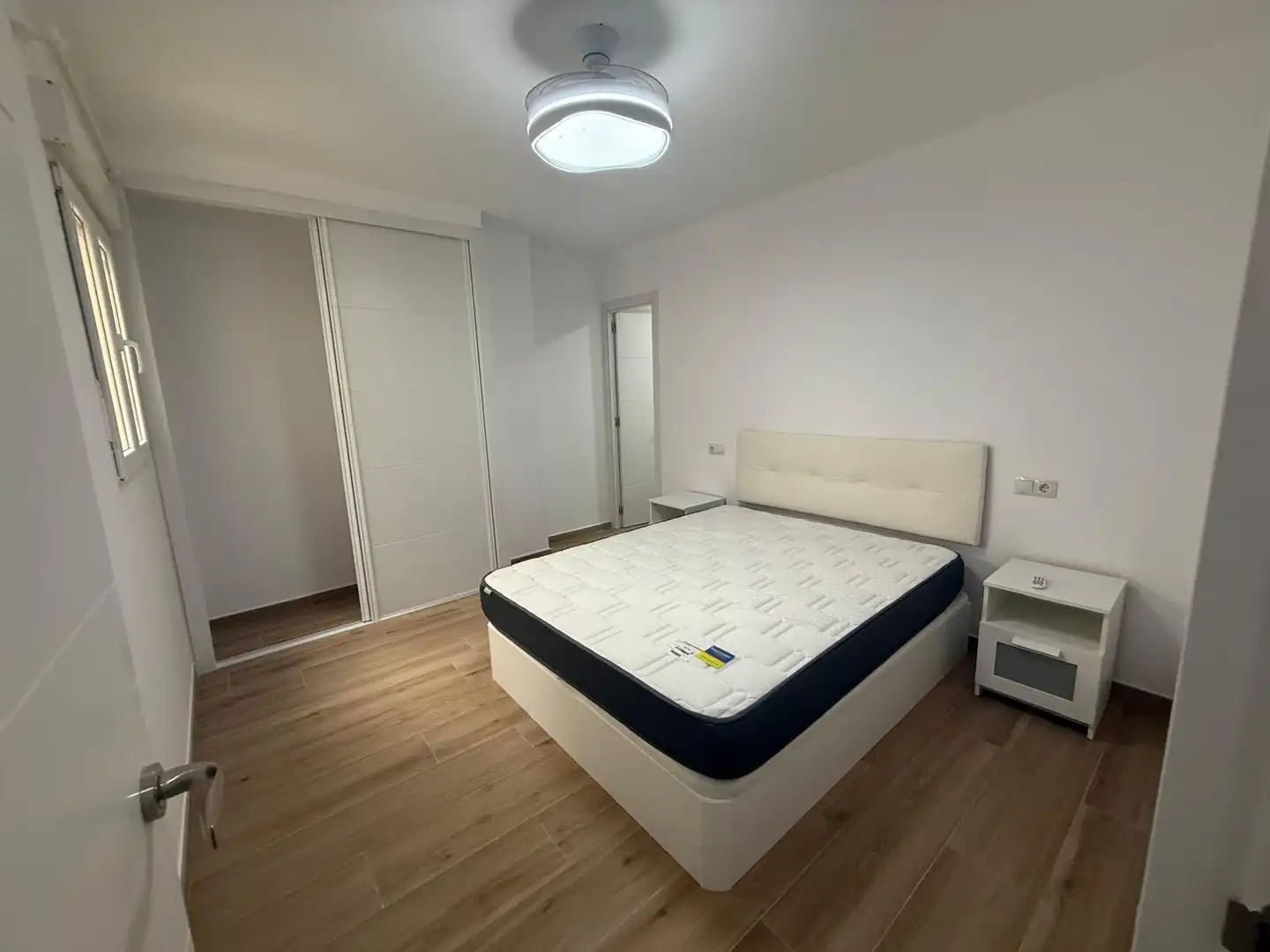 Schlafzimmer von Wohnung zur Miete in Carlet mit Balkon