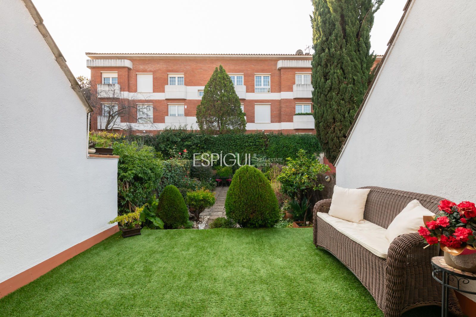 Garden of Single-family semi-detached for sale in Sant Cugat del Vallès  with Air Conditioner, Heating and Terrace