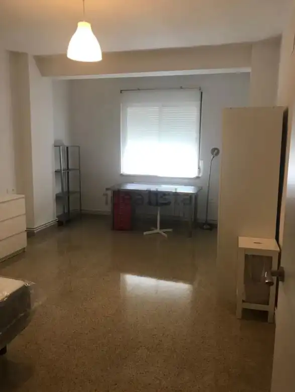 Piso de alquiler en Granada con Aire acondicionado, Calefacción y Amueblado