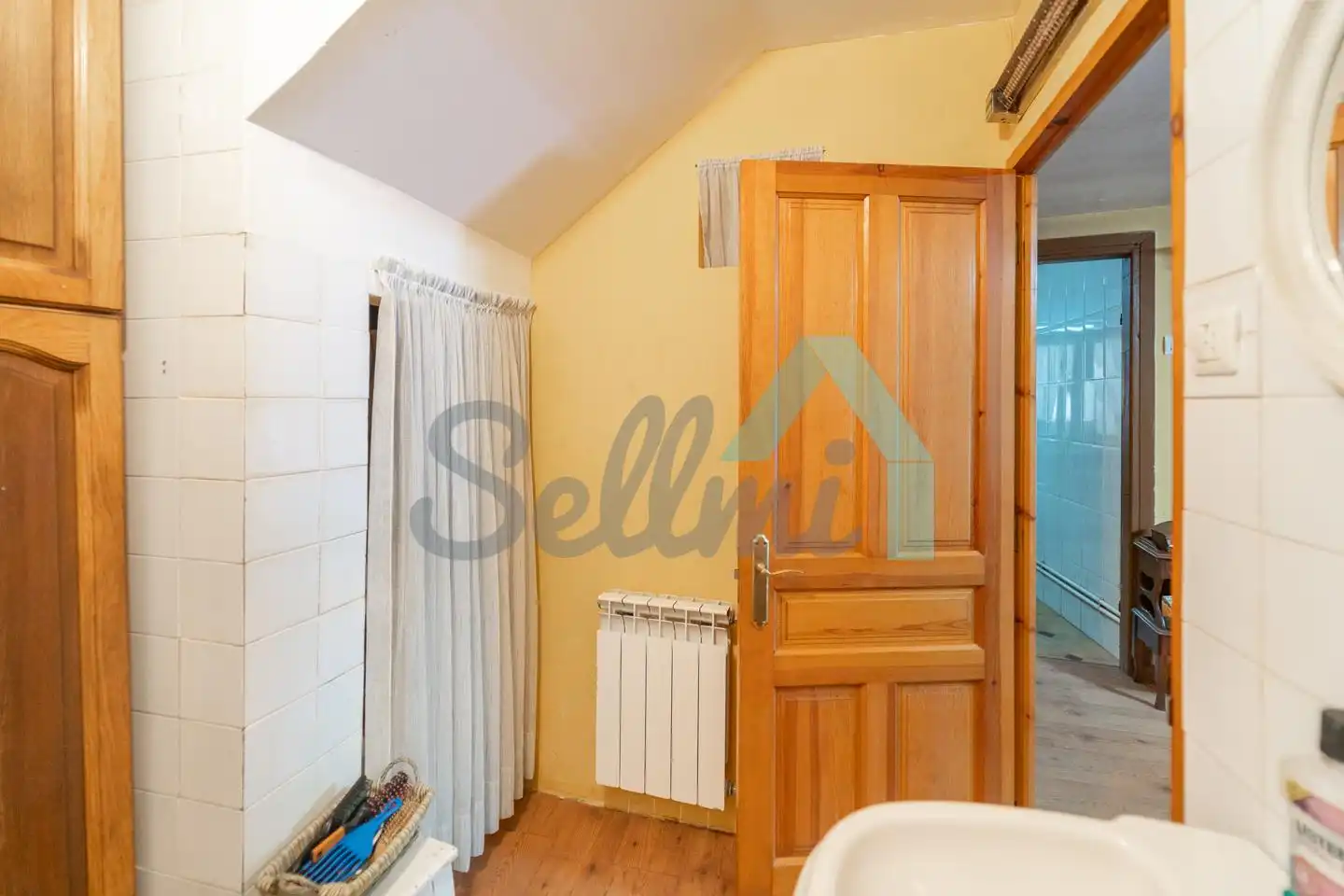 Einfamilien-Reihenhaus zum Verkauf in Onís mit Heizung, Abstellraum und Balkon