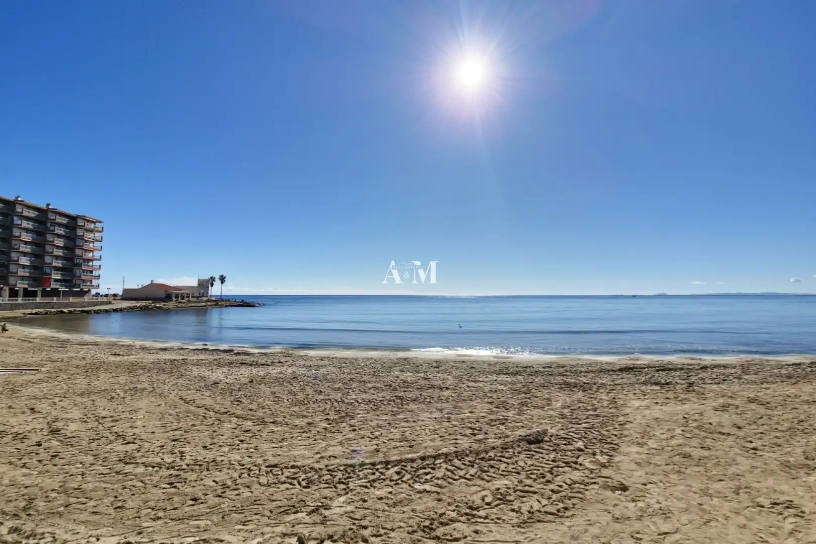 Außenansicht von Wohnungen zur Miete in Torrevieja mit Heizung, Terrasse und Schwimmbad
