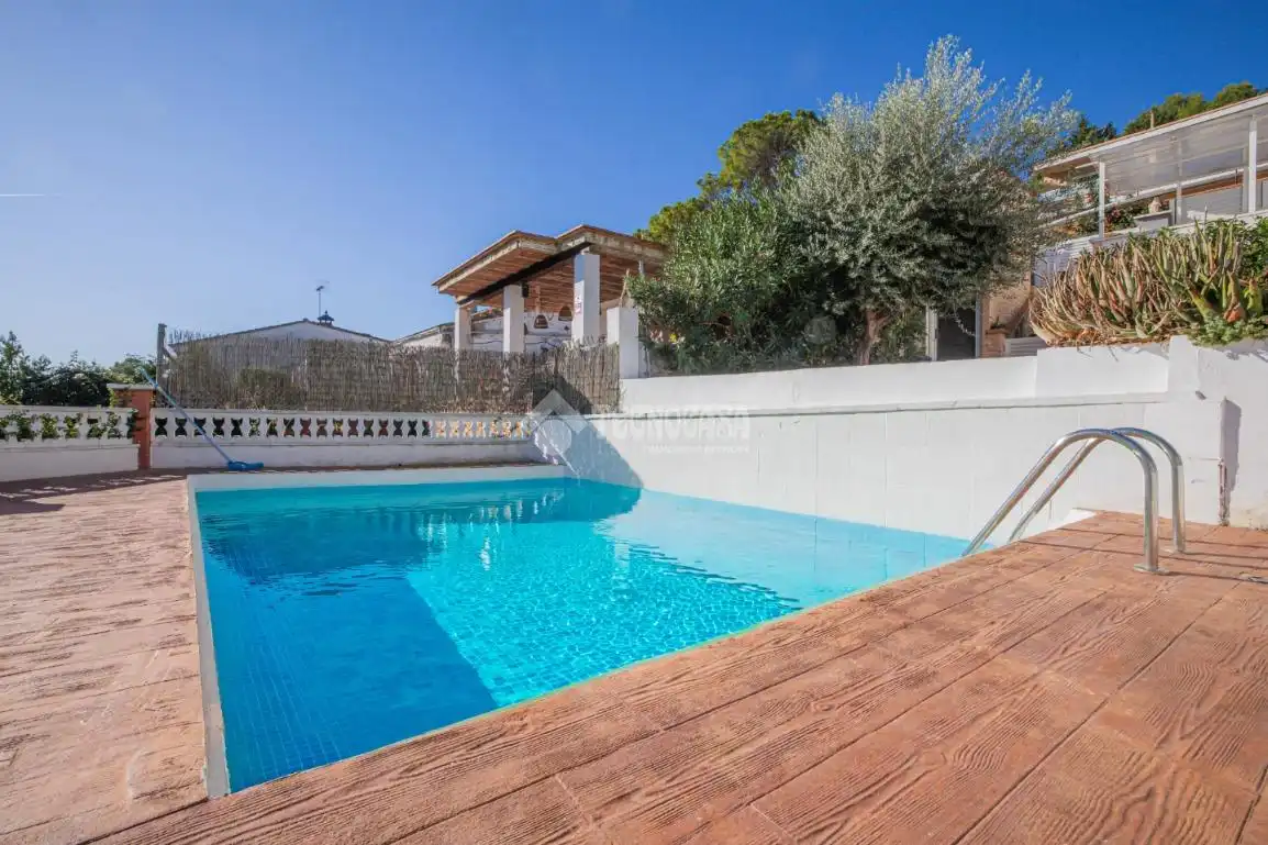 Semi-detached house for sale in Sant Muç