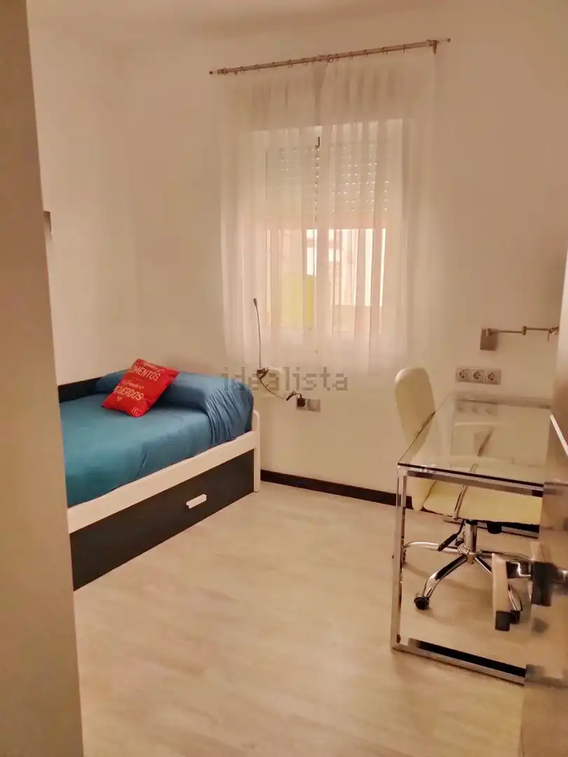 Schlafzimmer von Wohnung zur Miete in Cáceres mit Klimaanlage, Heizung und Terrasse