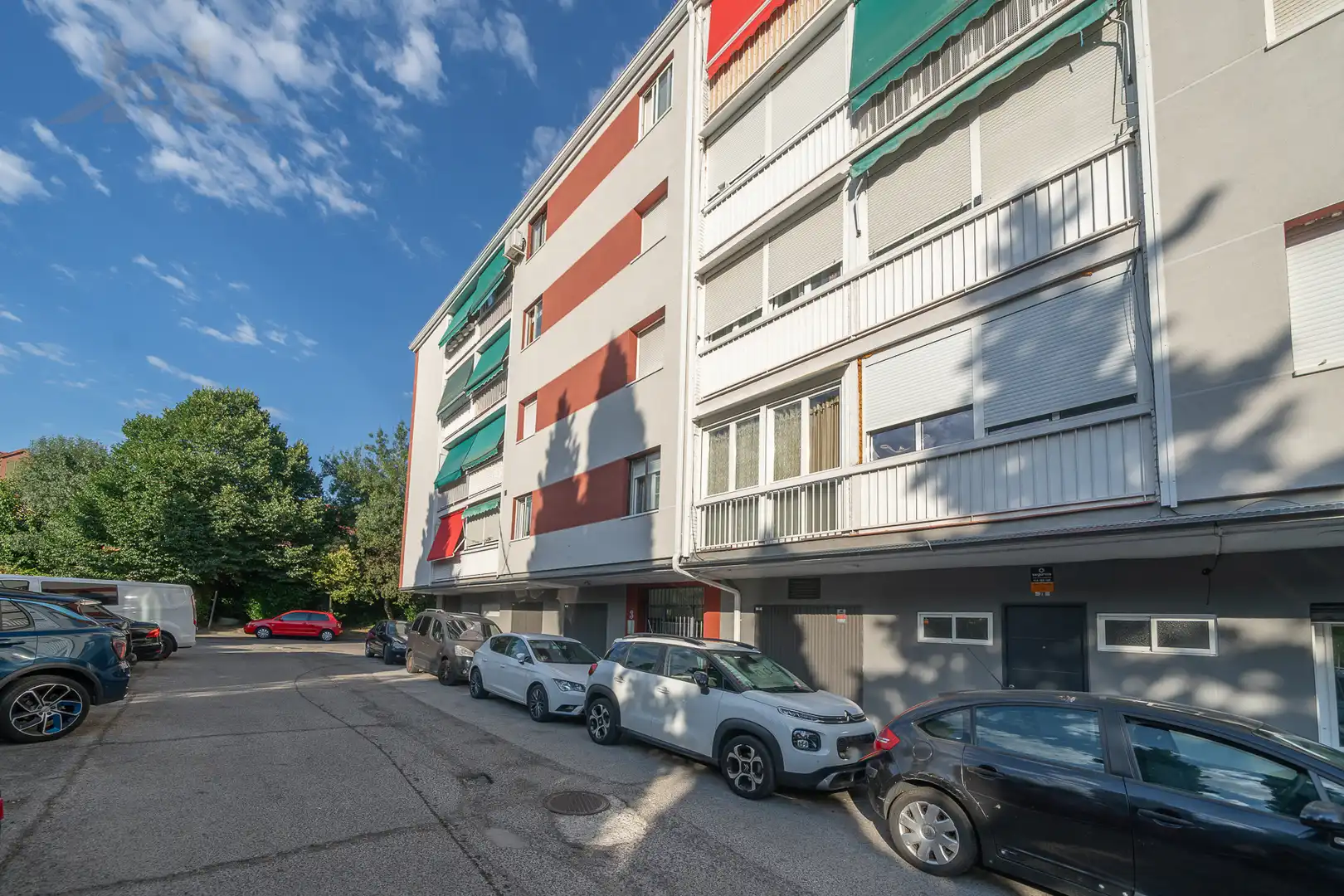 Vista exterior de Piso en venta en Moralzarzal con Calefacción y Piscina comunitaria