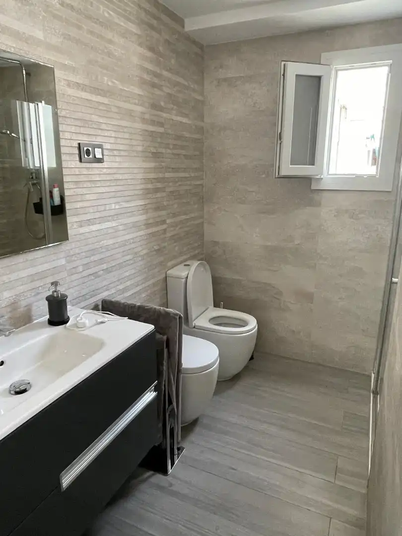 Bathroom of Flat for rent in Málaga  with Air Conditioner, Furnished and Washing machine