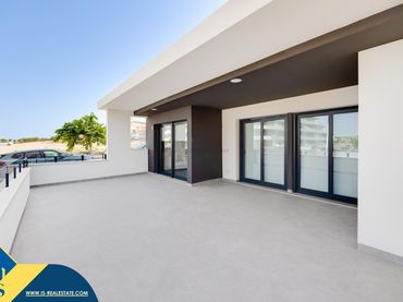 Ático con piscina en venta en San Miguel de Salinas