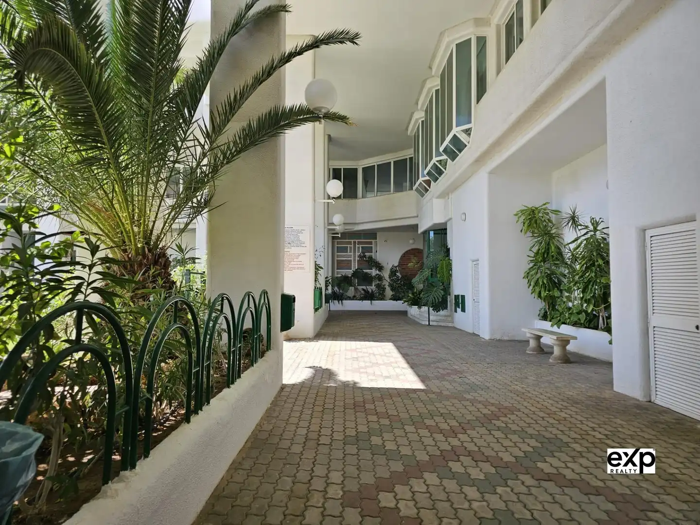 Flat for sale in Fuengirola  with Air Conditioner, Swimming Pool and Furnished