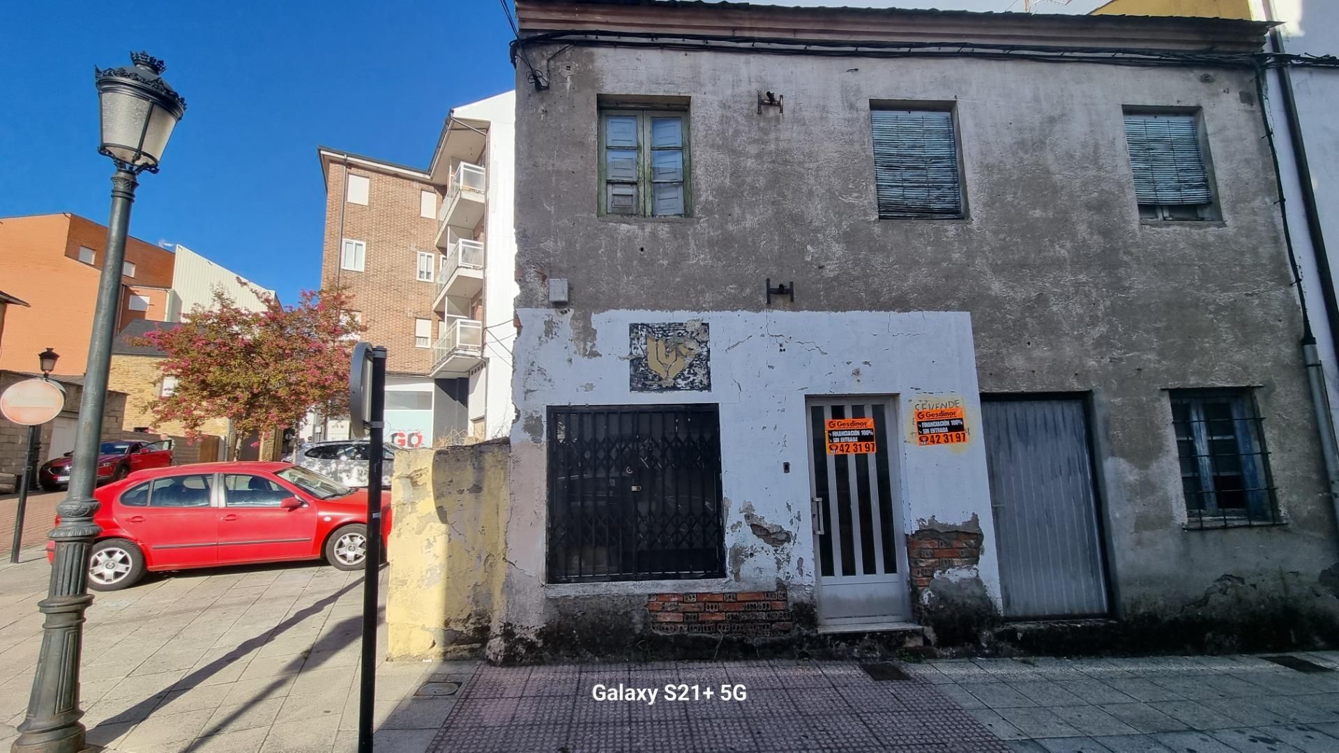 Vista exterior de Casa o xalet en venda en Fabero amb Jardí privat