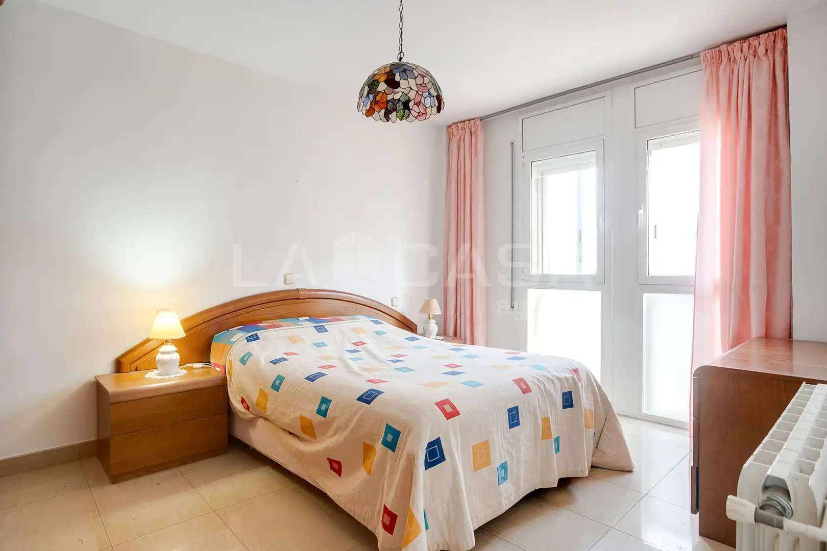 Habitación de Piso en venta en Cornellà de Llobregat con Calefacción y Balcón