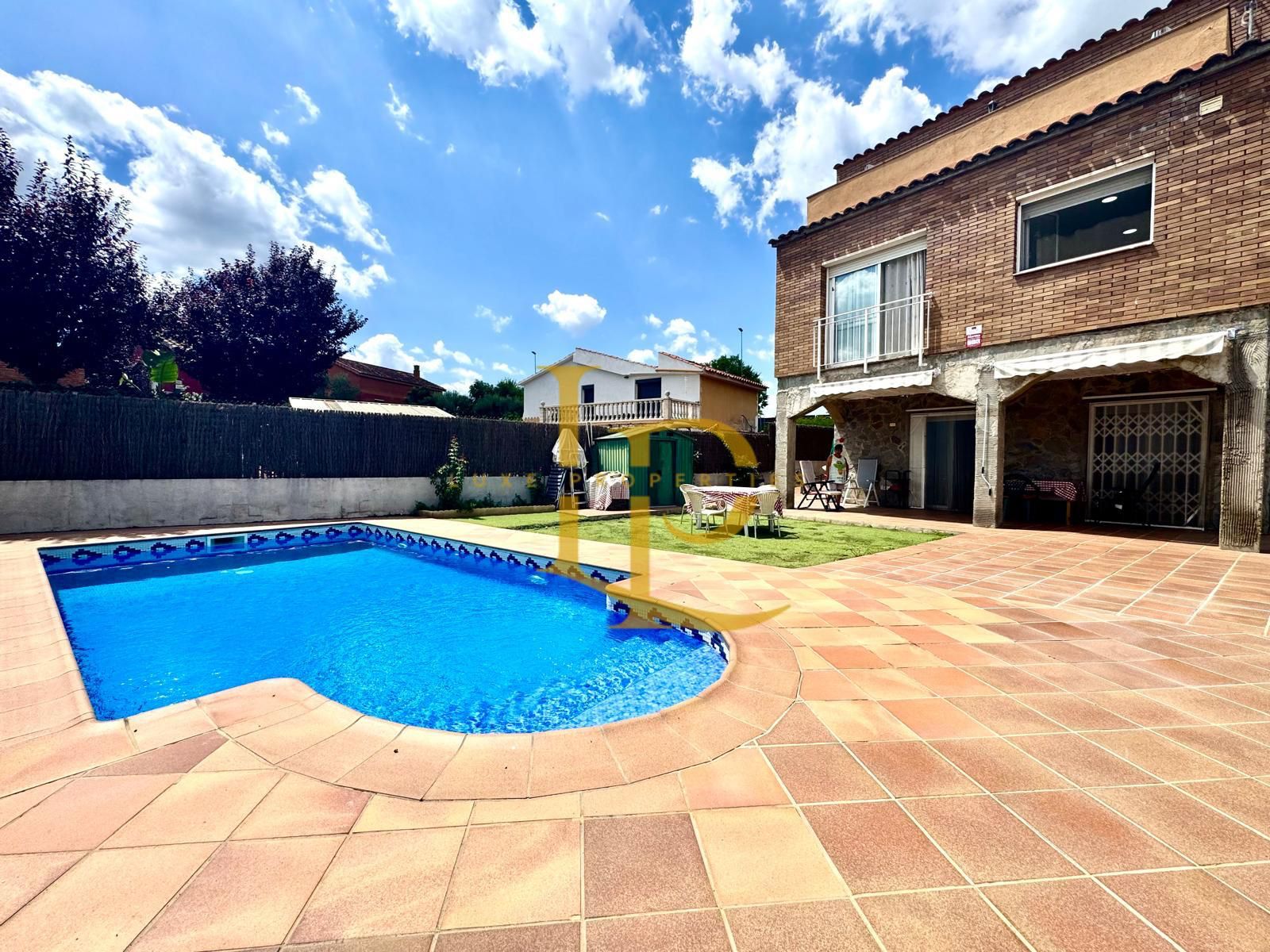 Exterior view of House or chalet for sale in Rubí  with Heating, Private garden and Terrace