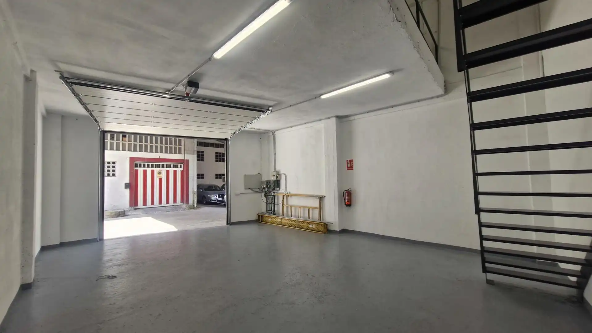 Parkplatz von Fabrikhallen zur Miete in A Coruña Capital 