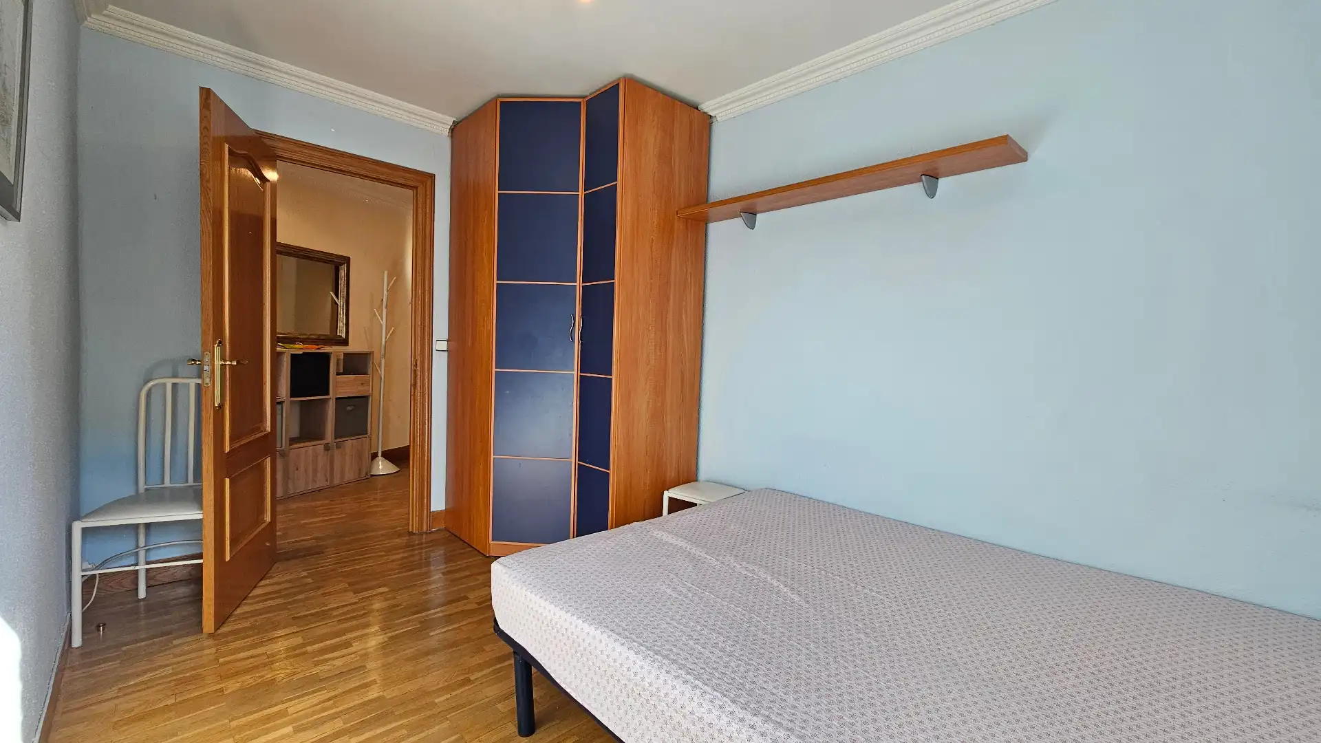 Bedroom of Flat for sale in Vitoria - Gasteiz  with Heating, Parquet flooring and Furnished